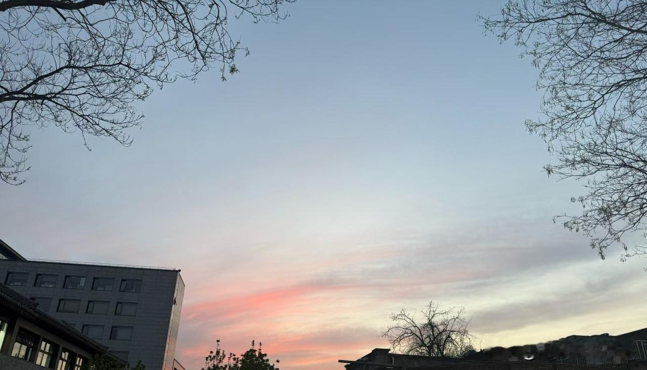 [锦鲤到来]还是要好好保护自己

我是住在低楼层的，高楼层的人每天都要经过我这一