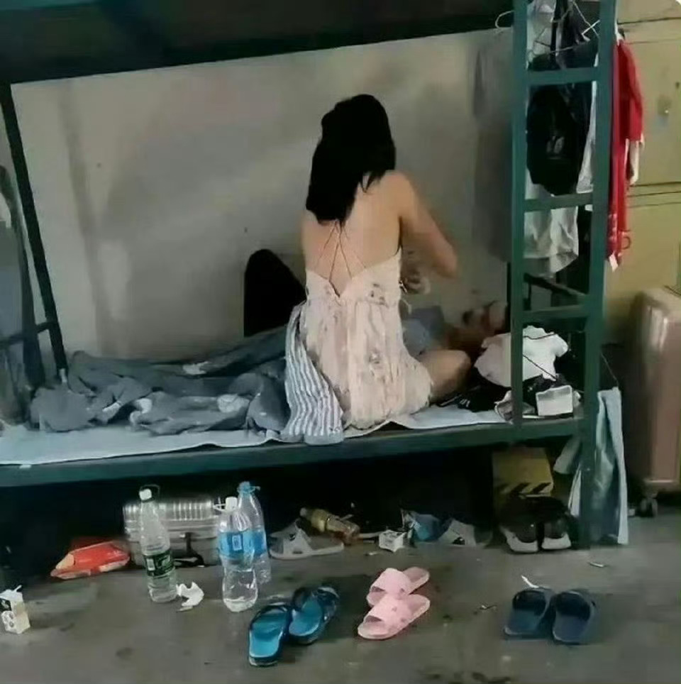 怎么劝我舍友别老带男朋友过来了 很尴尬啊 