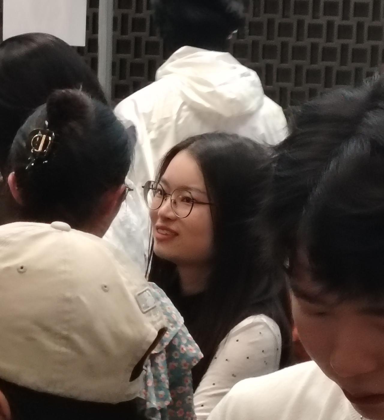 在北京西单更新场！真的好像！看到她的时候愣了一下，但不知道是不是王虹