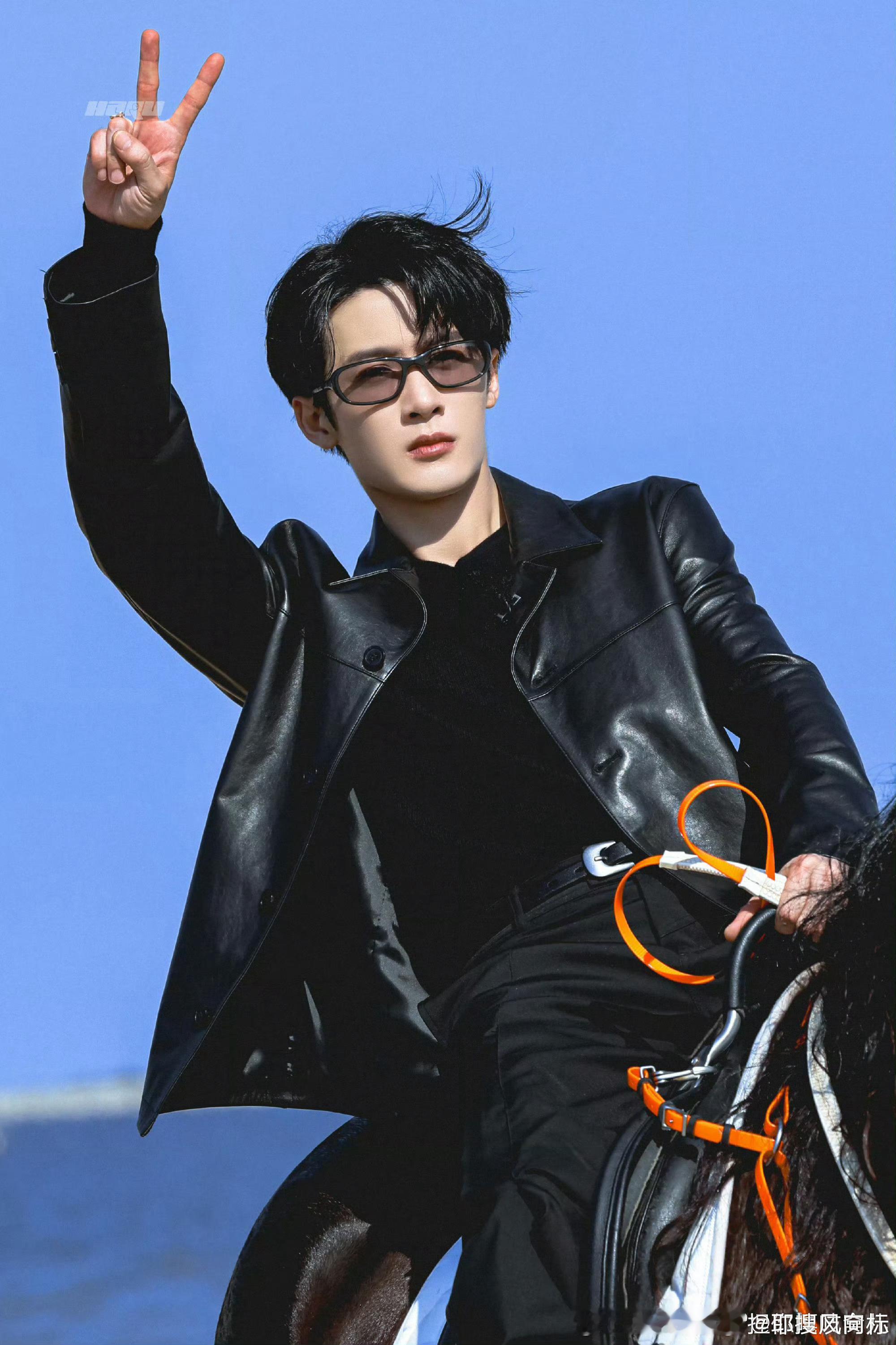 檀健次控马这个海边骑马的檀健次太帅太酷了吧 