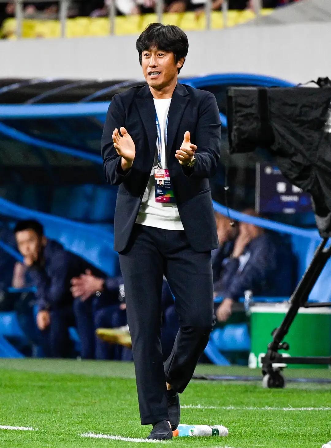 成都蓉城队2:1长春亚泰队，这两点球队应该继续保持

1、锋线三叉戟还是应该首发
