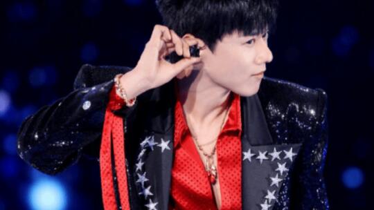 谢娜深情发文，详述张杰演唱会紧急雾化细节