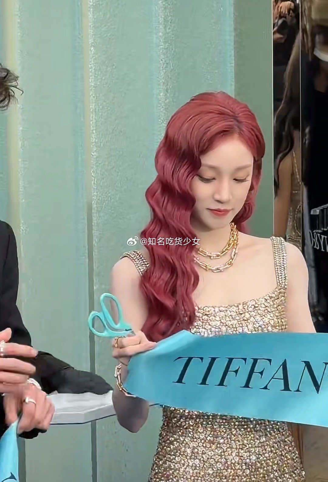 章子怡宋雨琦同框剪彩tiffany群星剪彩 宋雨琦！！！！ 