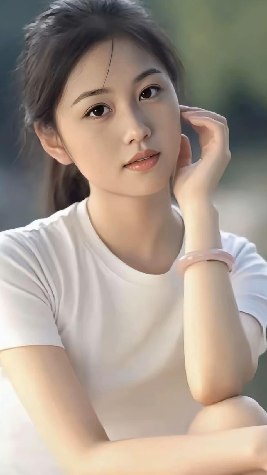 以前总把事情想得太复杂，凡事都要规划到极致，还习惯一个人硬扛。栽过跟头后才懂——