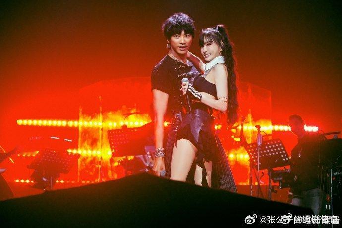 2025苏见信尽兴而活巡回演唱会披哥和浪姐合体了苏见信厦门演唱会太绝了！130分