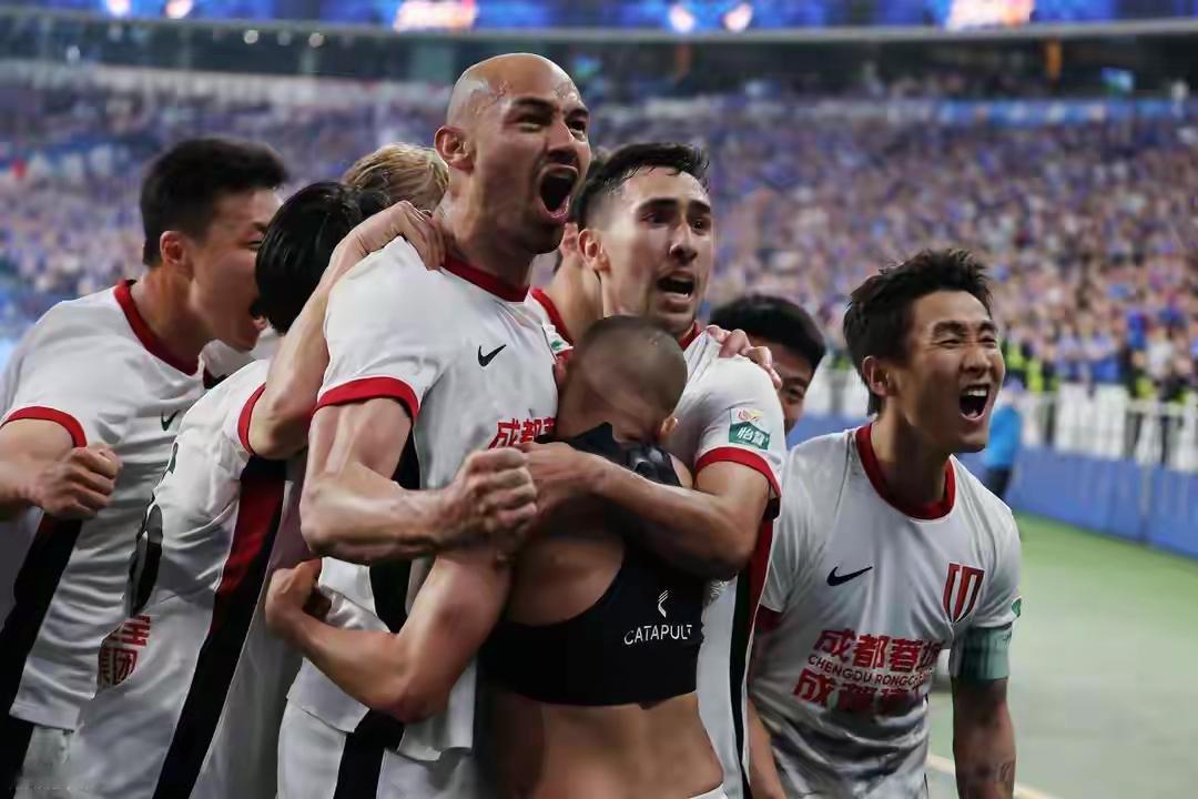 3：2绝杀上海申花，成都蓉城补时惹不起，化身逆转之王，这就是冠军气质！盘点成都蓉