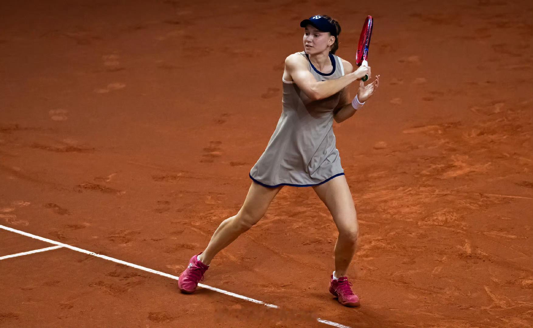 莱巴金娜再夺斯图加特冠军🏆WTA500斯图加特站决赛，头号种子莱巴金娜以7-5