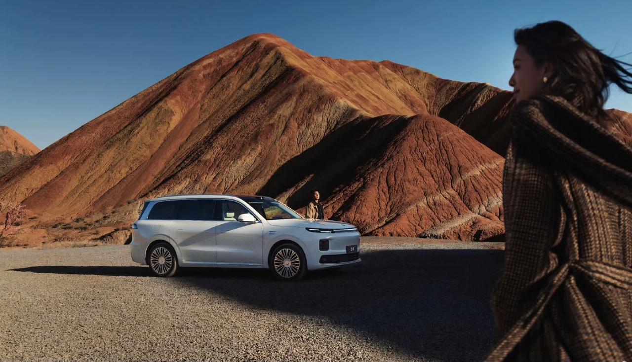 带着80度电池的零跑D19增程版
增程800V平台，纯电部分则是1000V平台技