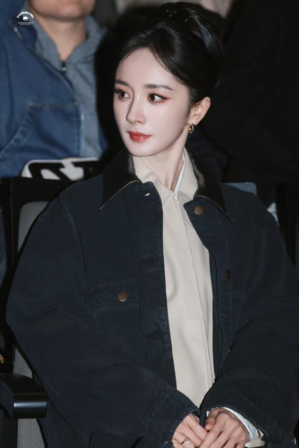 杨幂穿prada好适配，穿出一种老钱风大小姐的感觉