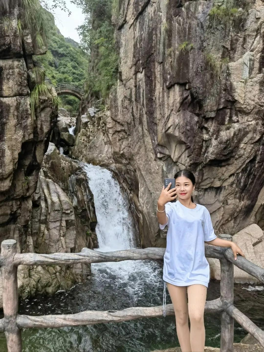 哪位大神能帮忙P件好看的衣服？