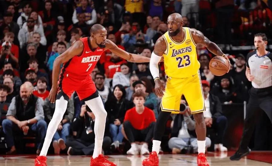 感觉詹姆斯存在感不强
感觉杜兰特还是火箭获胜关键球员
比赛结束一看
18+5+5