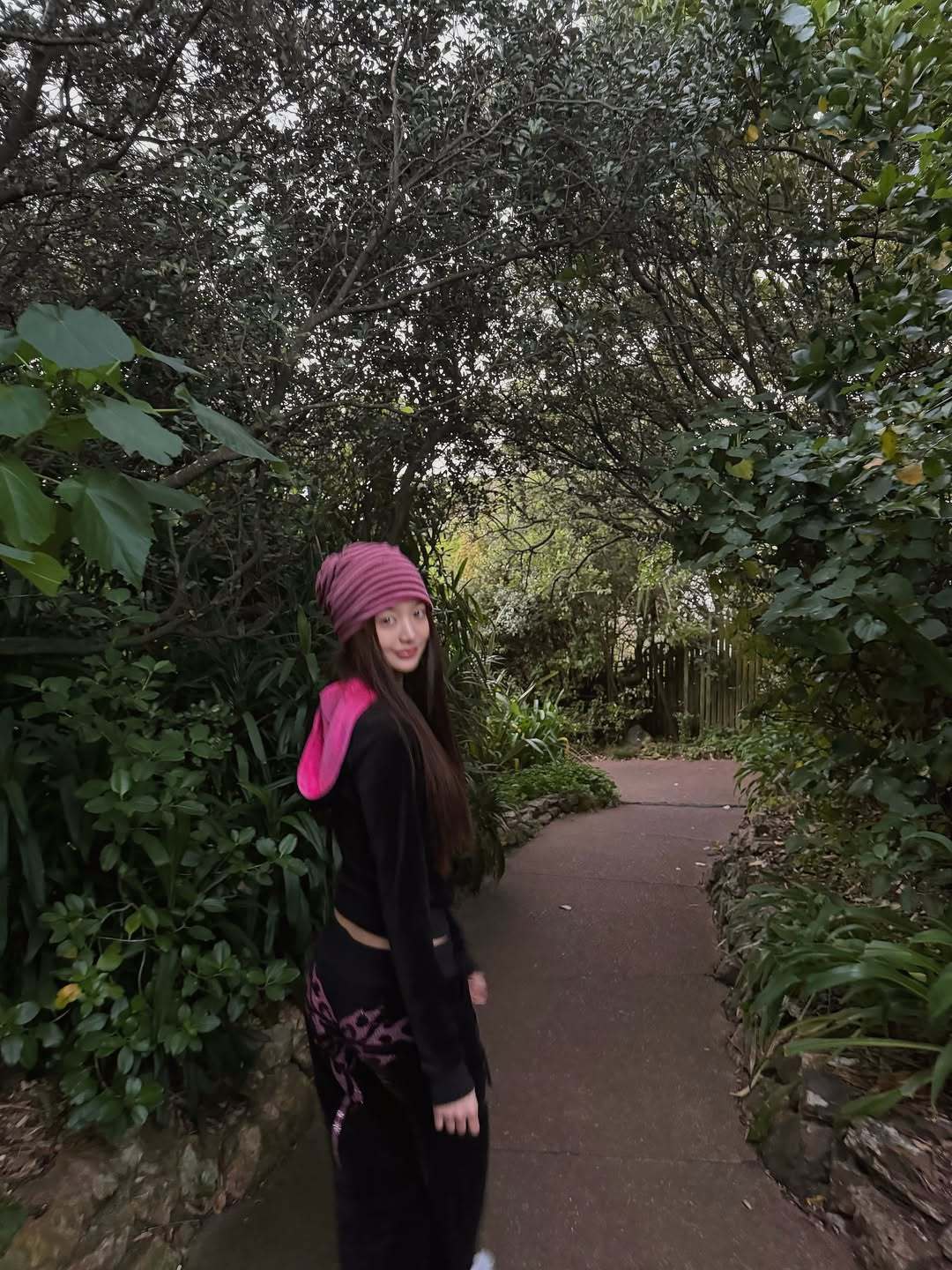 ive五团颜一 🌷ive五团一 🐰张元英 260623【🐰ins更新】🏝