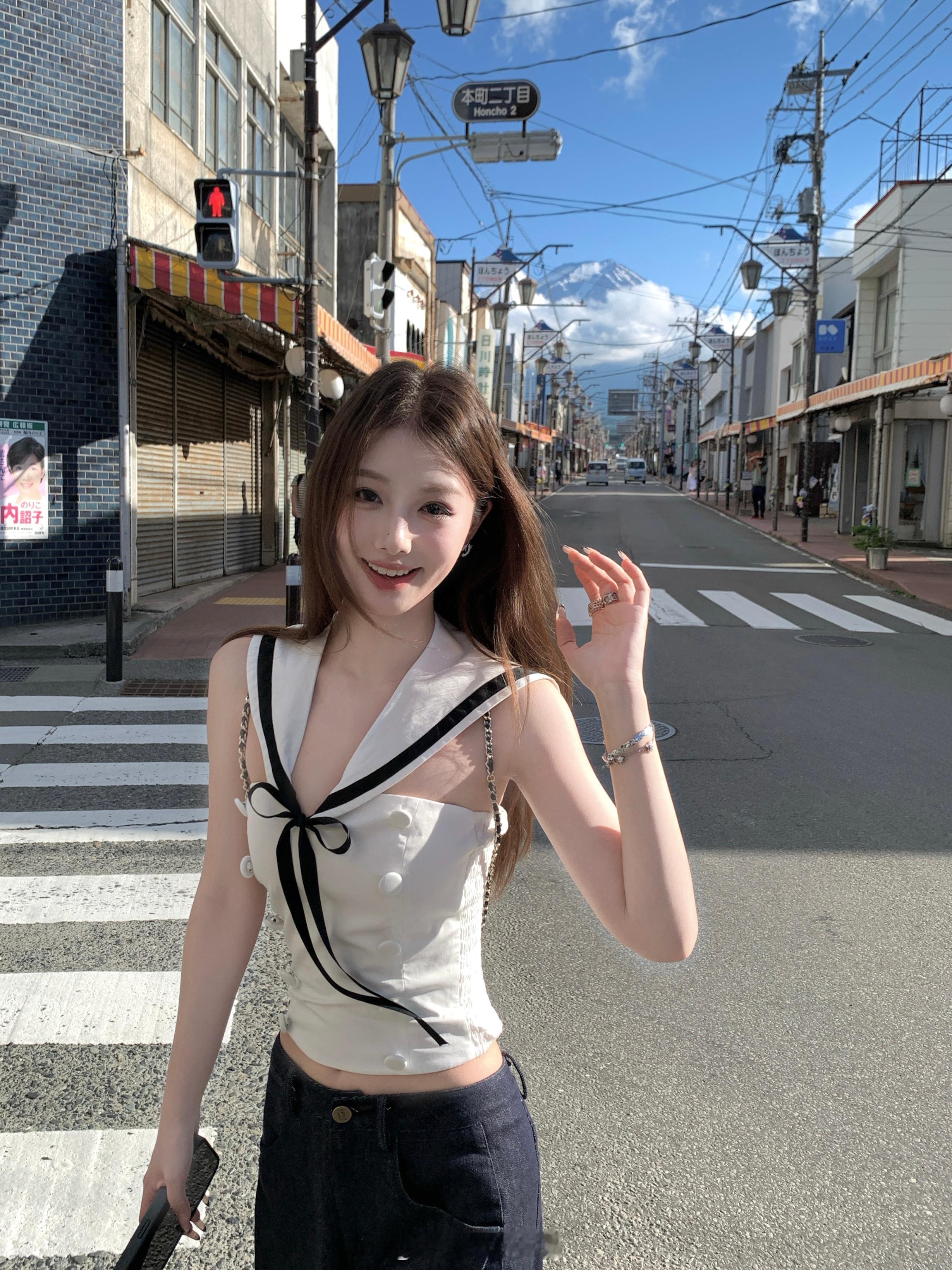🗻 ​​​