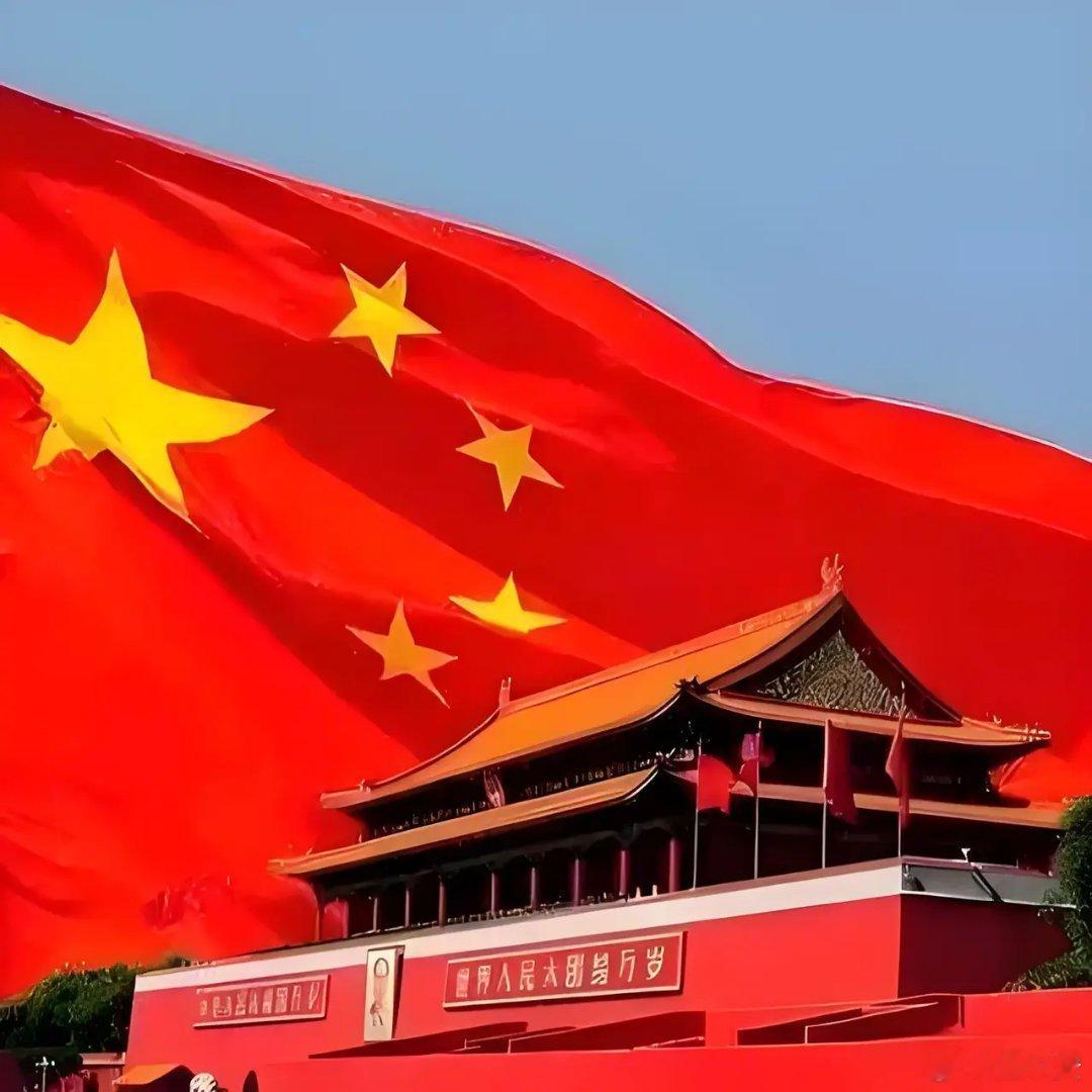我们常常会发现社会上存在一些奇怪的心态，恨特权，却希望自己有特权；骂腐败，却恨不