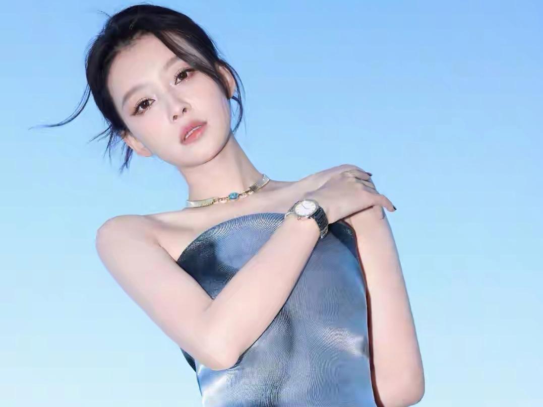 孙怡出席厦门盛典红毯，满屏大长腿，颜值身材确实好出众 人间尤物