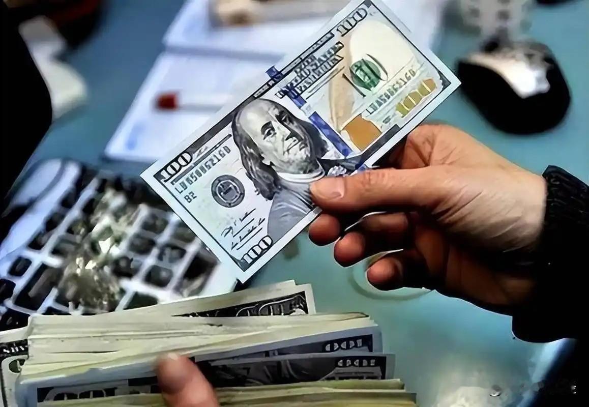 现在美债的情况是非常不妙！近日新闻，美国《华尔街日报》、英国《金融时报》报道，当