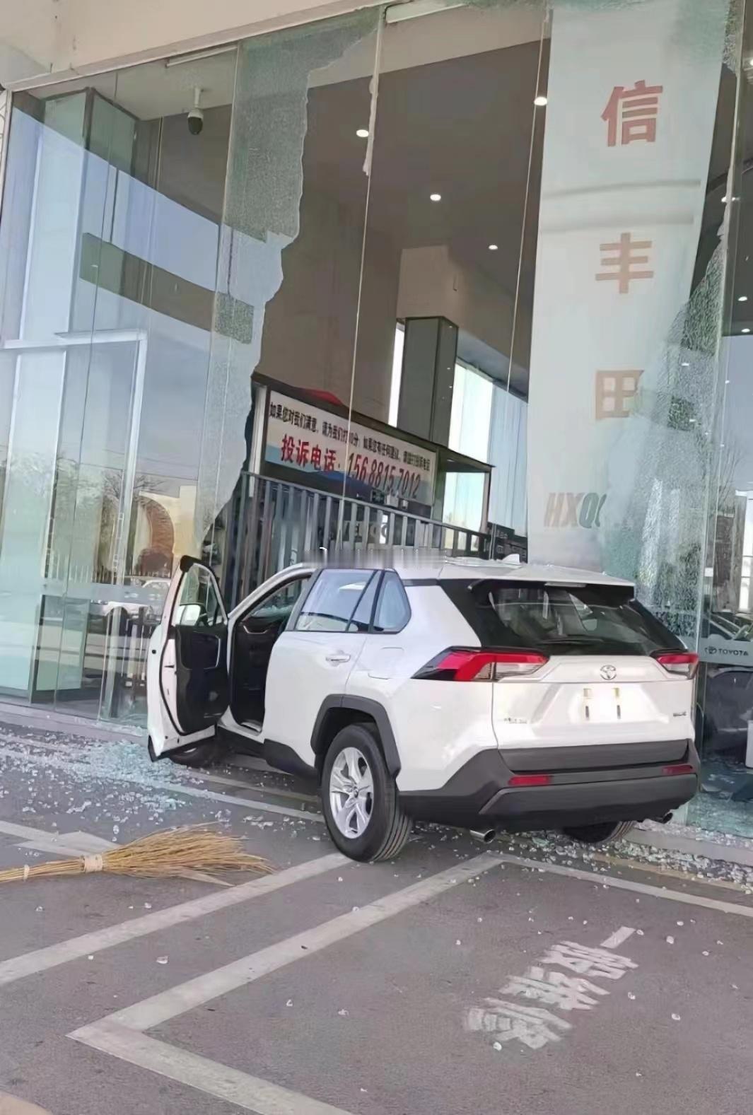 没上牌的车撞了，如何理赔啊？？