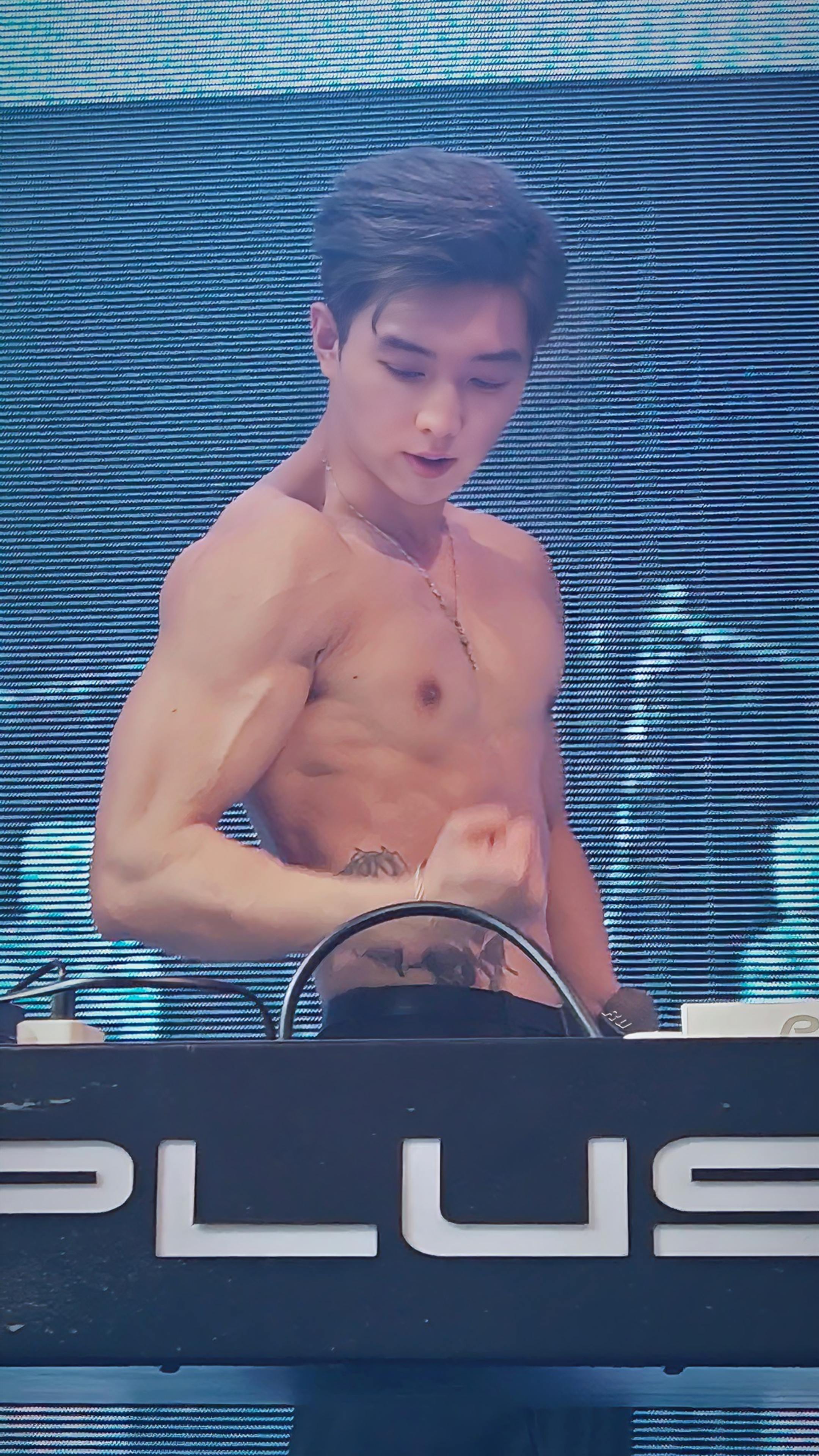 Daddy级别~BGM很懂奥~ 咬手 掐脖 吐舌头~Buff叠满~ ...