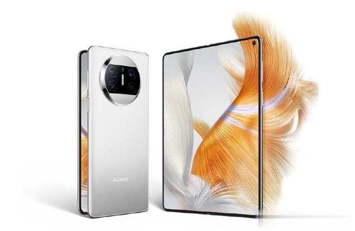  折叠屏手机的最大亮点就是实现了小尺寸、大屏幕。可以在需要的时候将其展开，享受大