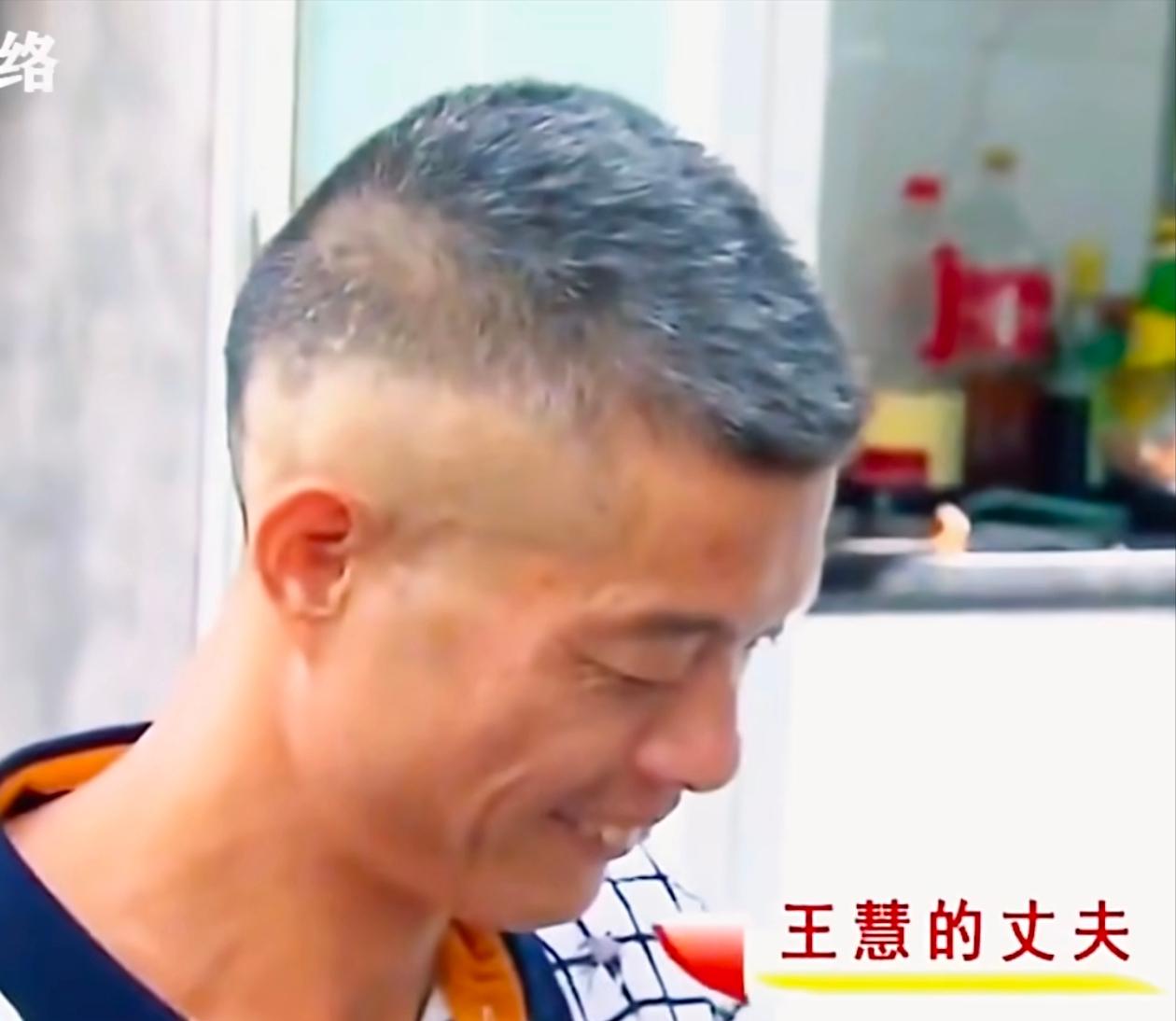 2019年，13岁女孩（童童）获得了养父母留下的百万遗产，没想到此时亲生父母突然