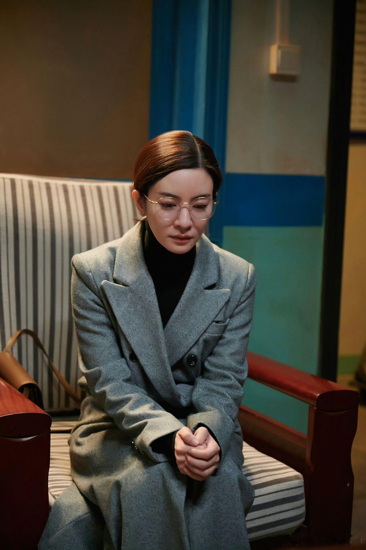 李晟十日终焉章晨泽贴脸度李晟和我们的章晨泽也太贴了吧，而且都非常的美和智慧，对于