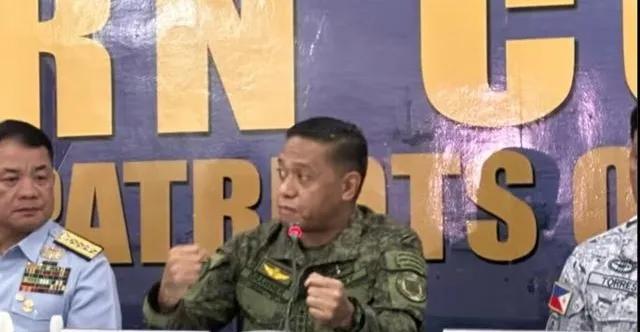 中菲仁爱礁对峙细节惊动了谁？菲军参谋长在惊魂未定中“如数家珍”：菲特种兵遭大刀大