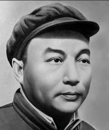 1948 年，一名国军排长带队投诚，登记时工作人员十分诧异，“张定元，怎么是你，