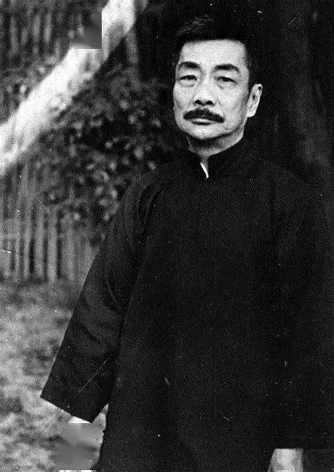 文学的意义，本质是什么
 
文学不只是文字雕琢的艺术，它最核心、最根本的意义，是