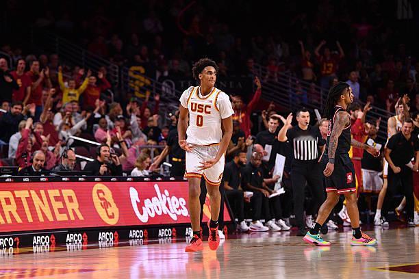 主场作战的南加利福尼亚大学以81比75战胜了印第安纳大学。本场比赛后，南加大的战