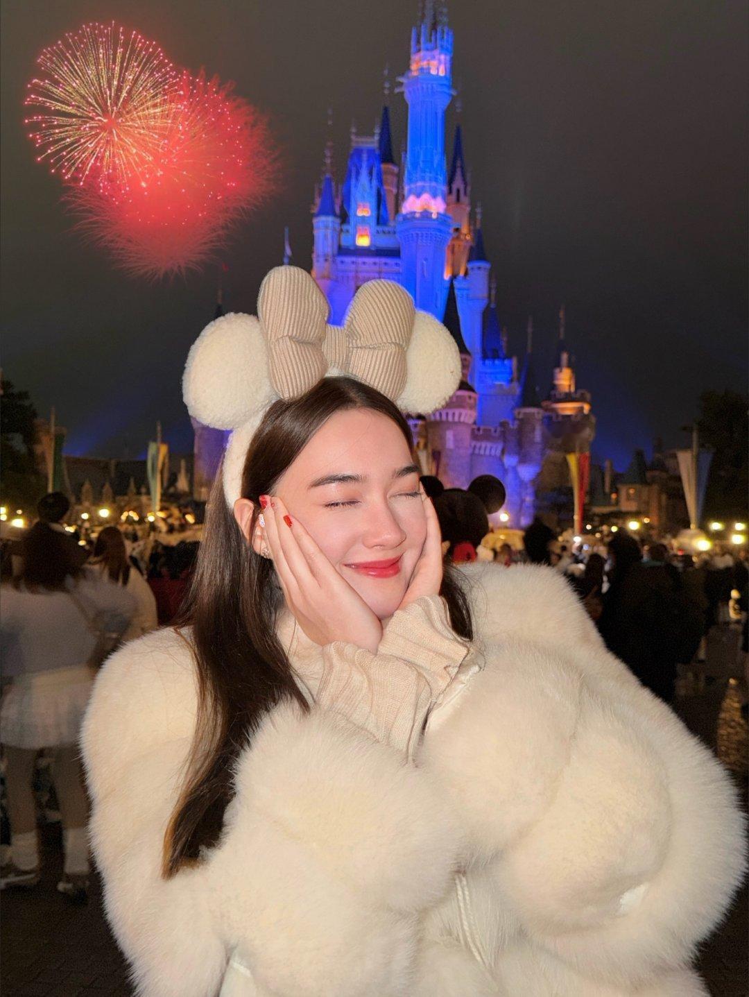 DianaFlipoDiana Flipo｜IG更新✨❤️🎄✨ m e r r