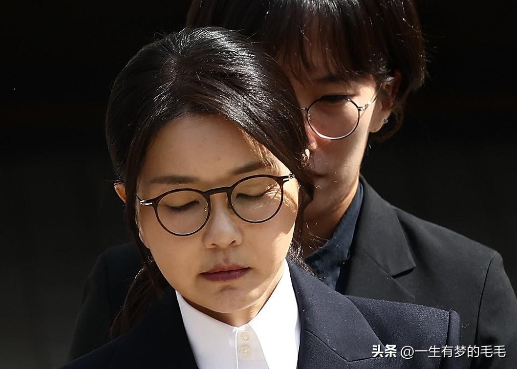7月22日，韩国政坛爆出重磅消息！据韩联社消息，尹锡悦夫人金建希迎来职业生涯首次