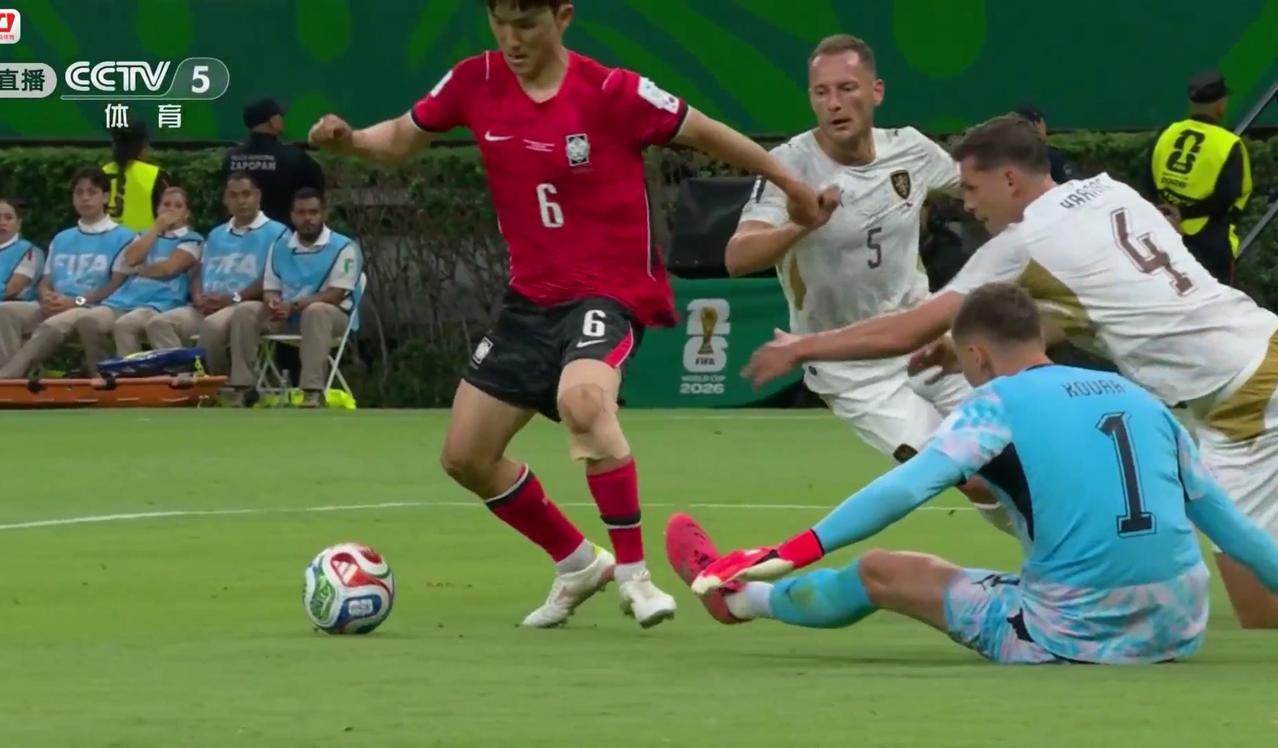 【足球世界杯】小组赛:韩国队在0:1落后的情况下，全场结束前后20多分钟内，连续