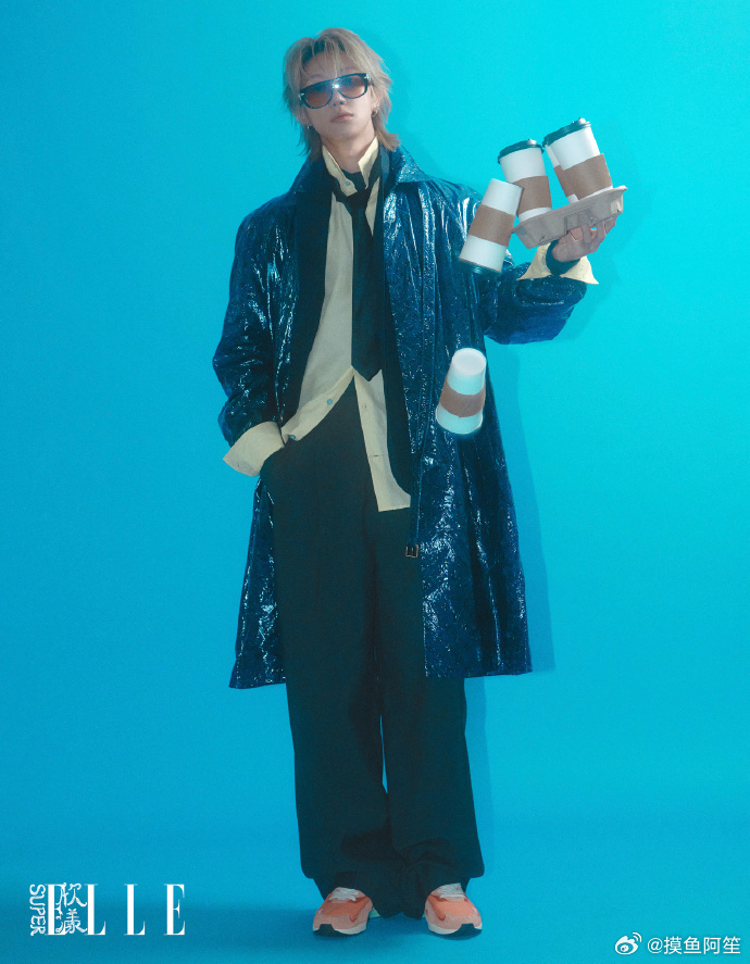 徐明浩《SuperELLE》七月刊封面，一身Louis Vuitton2026秋