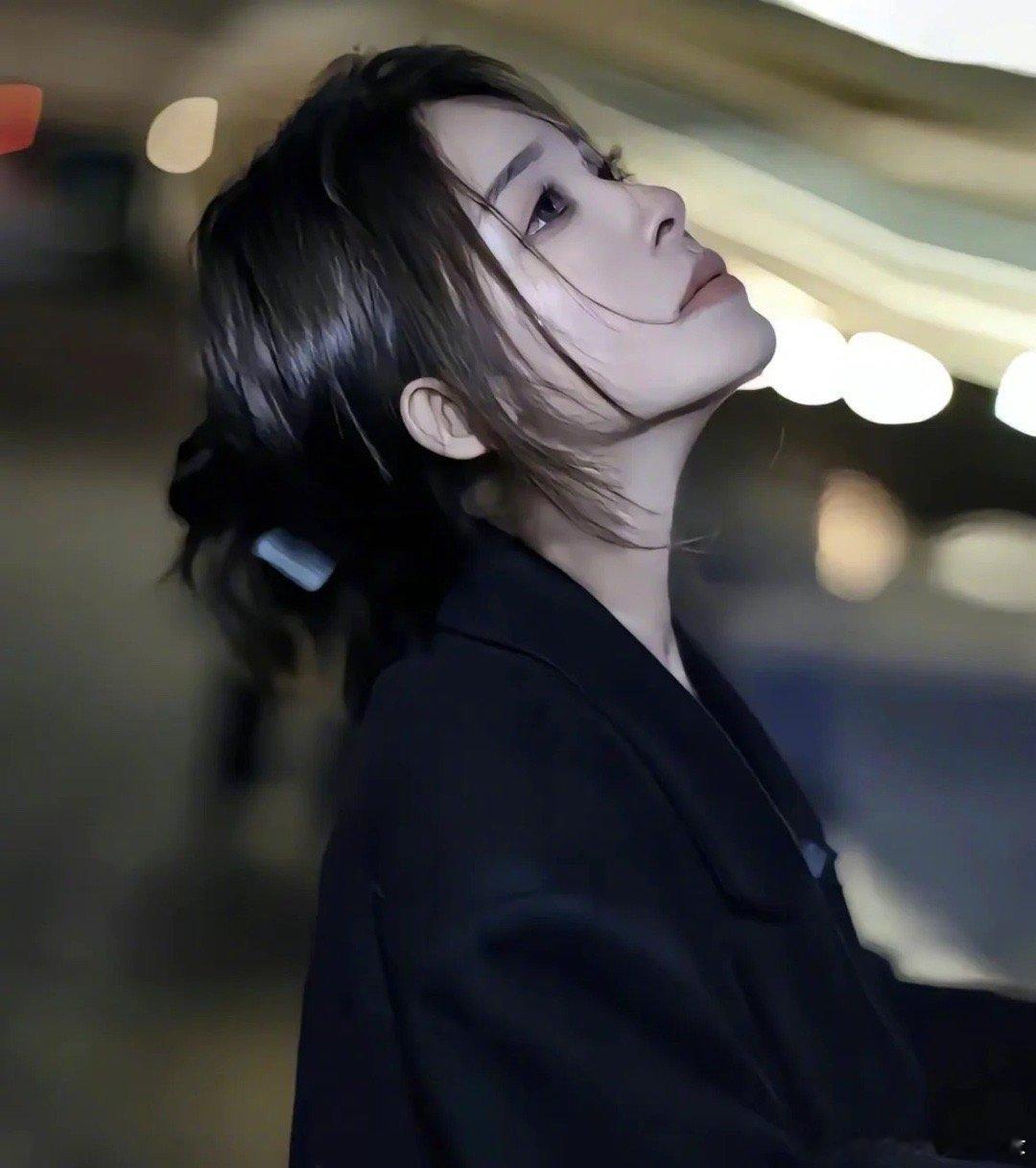 什么都在涨价，只有人心越来越廉价，一物可以换一物，但人心换不来人心！有时候沉默并