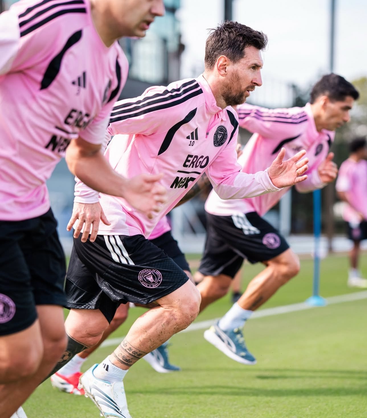 今日份训练照！奔跑🏃♀️梅西