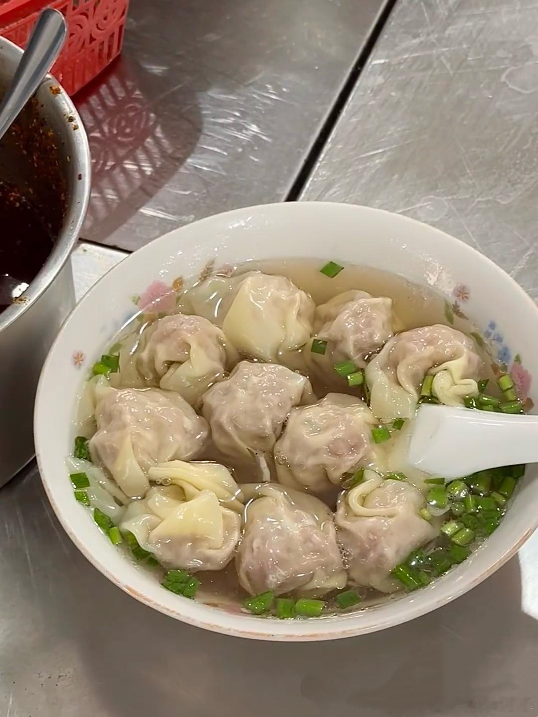 吃到了一碗漂亮小馄饨[春游家族] ​​​