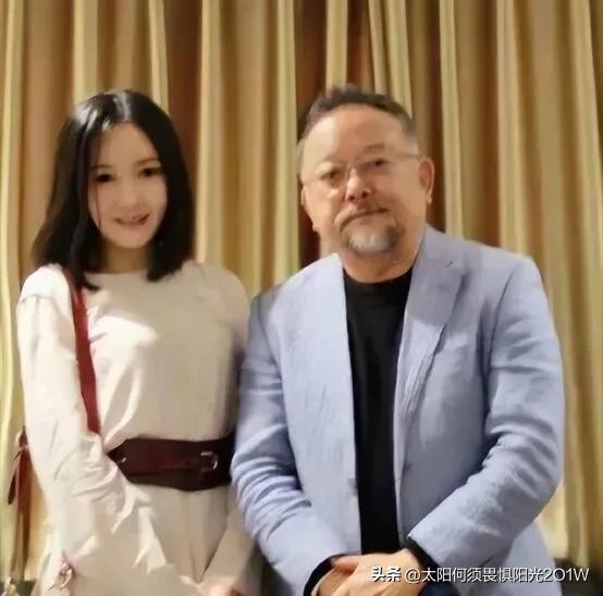 王刚为女儿王婷婷送她到海外留学，但女儿爱上了一个外国人，且外国人的家族是贵族，拥