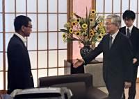 你知道吗？有个日本老头当了首相后第一件事就是去卢沟桥道歉，这一举动让无数中国人记