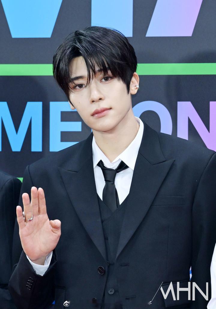 NCT WISH吴是温（SION ）、前田陆（RIKU）、得能勇志（YUSHI）