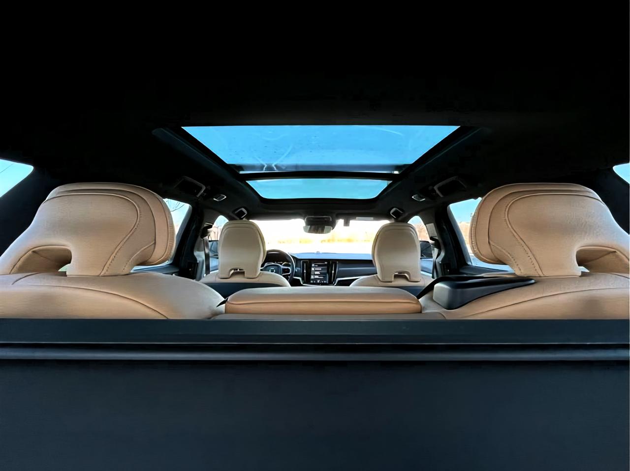 实话说哈，cross Country这个车不适合很多人。因为这个车开起来死沉。这