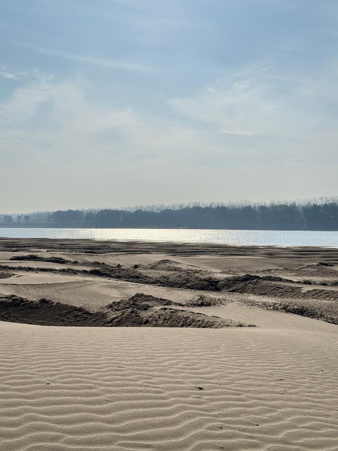 人生何其短 要笑得格外甜 心情是自己的认识的人放眼里 重要的人放心里 