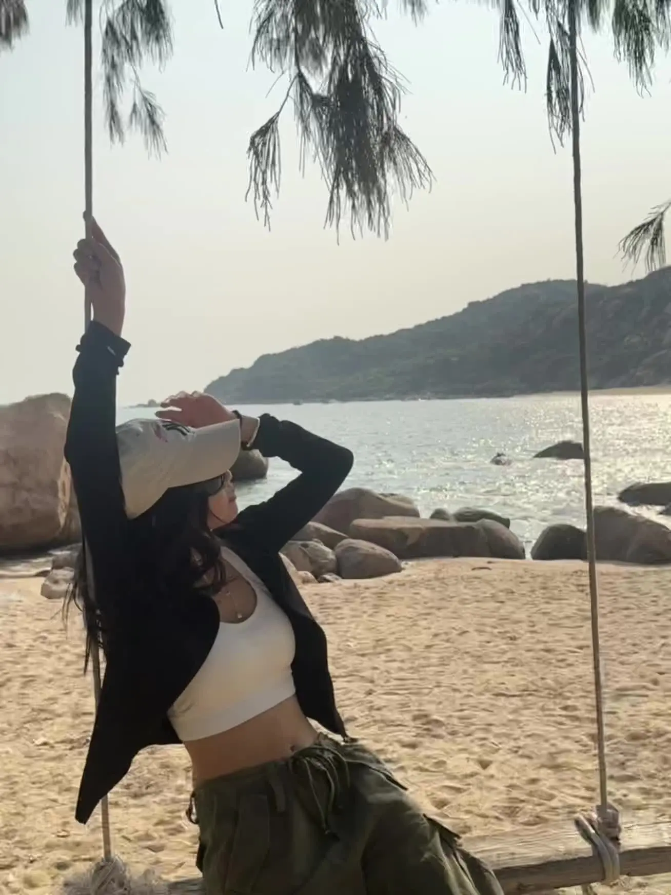 你仿佛一叶漂浮不定的舟