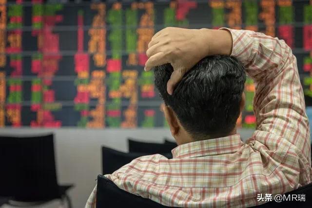 今天下午尾盘的拉升说明大A貌似长出了骨头！但是稍弱的量能总是不那么尽人意！总之在