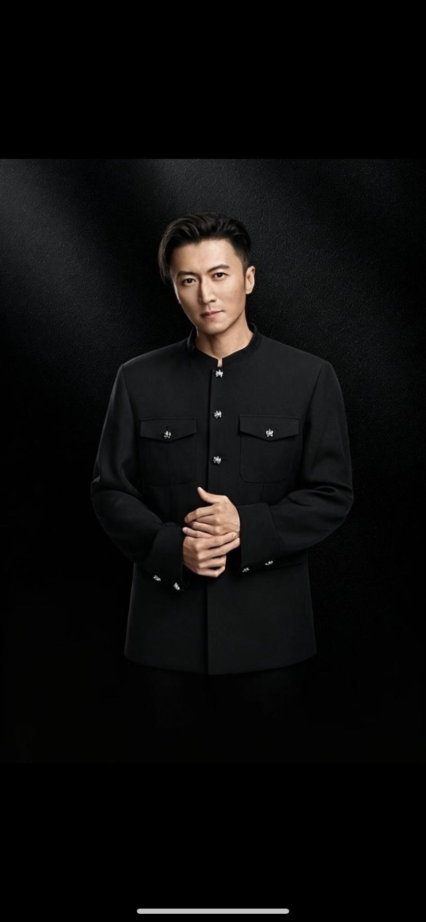 谢霆锋最喜欢的服装那就是中山装，经常穿，是一个爱国的好艺人，爱国是刻在骨子里的那