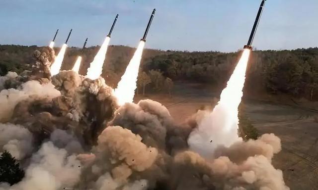 中国如果没有核武器中国还存在吗？梅德韦杰夫说，要是没核武器，俄罗斯早就没了。强大