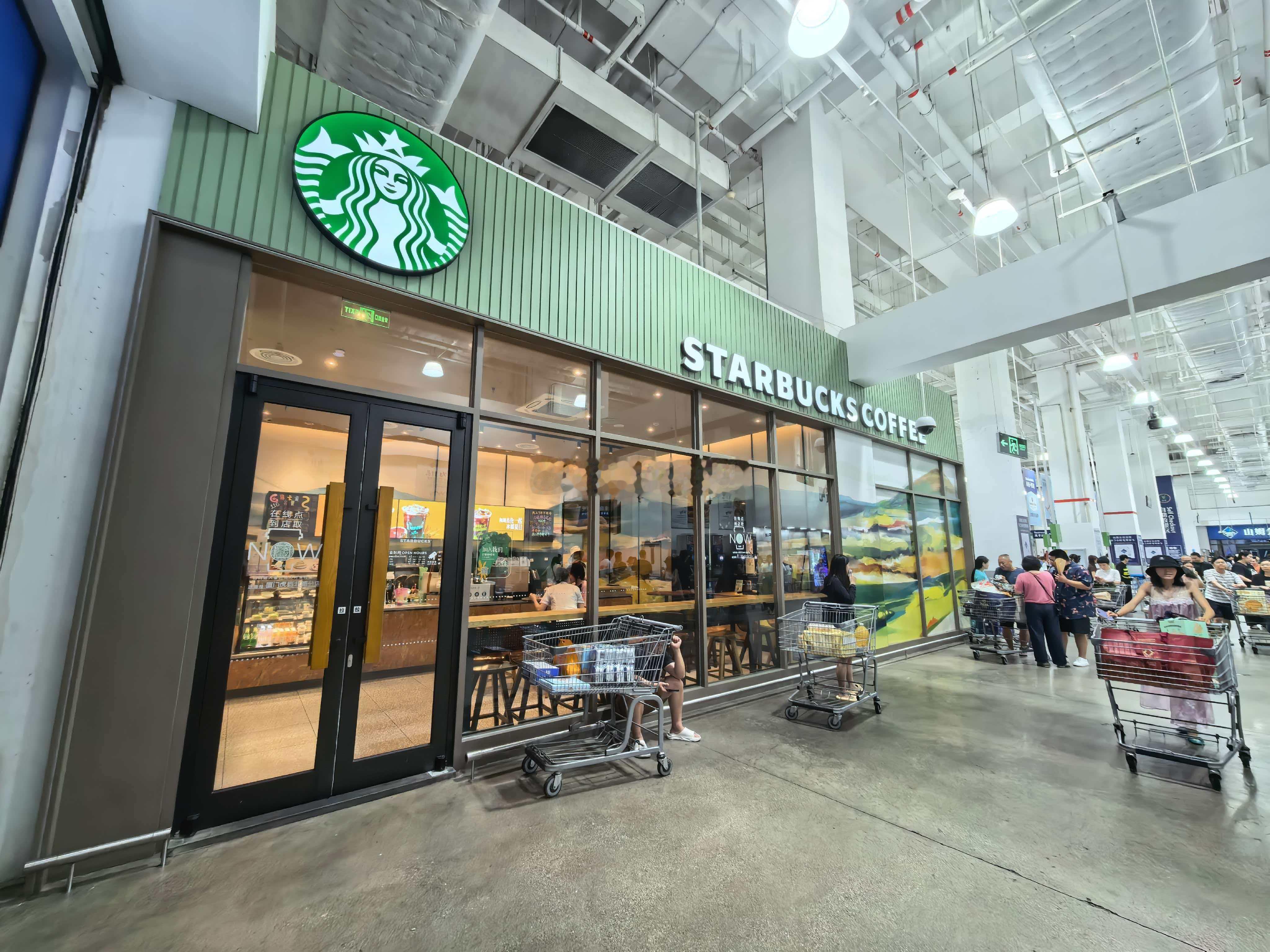 星巴克山姆店“遗照”。厦门·星巴克(虎屿北路分店)