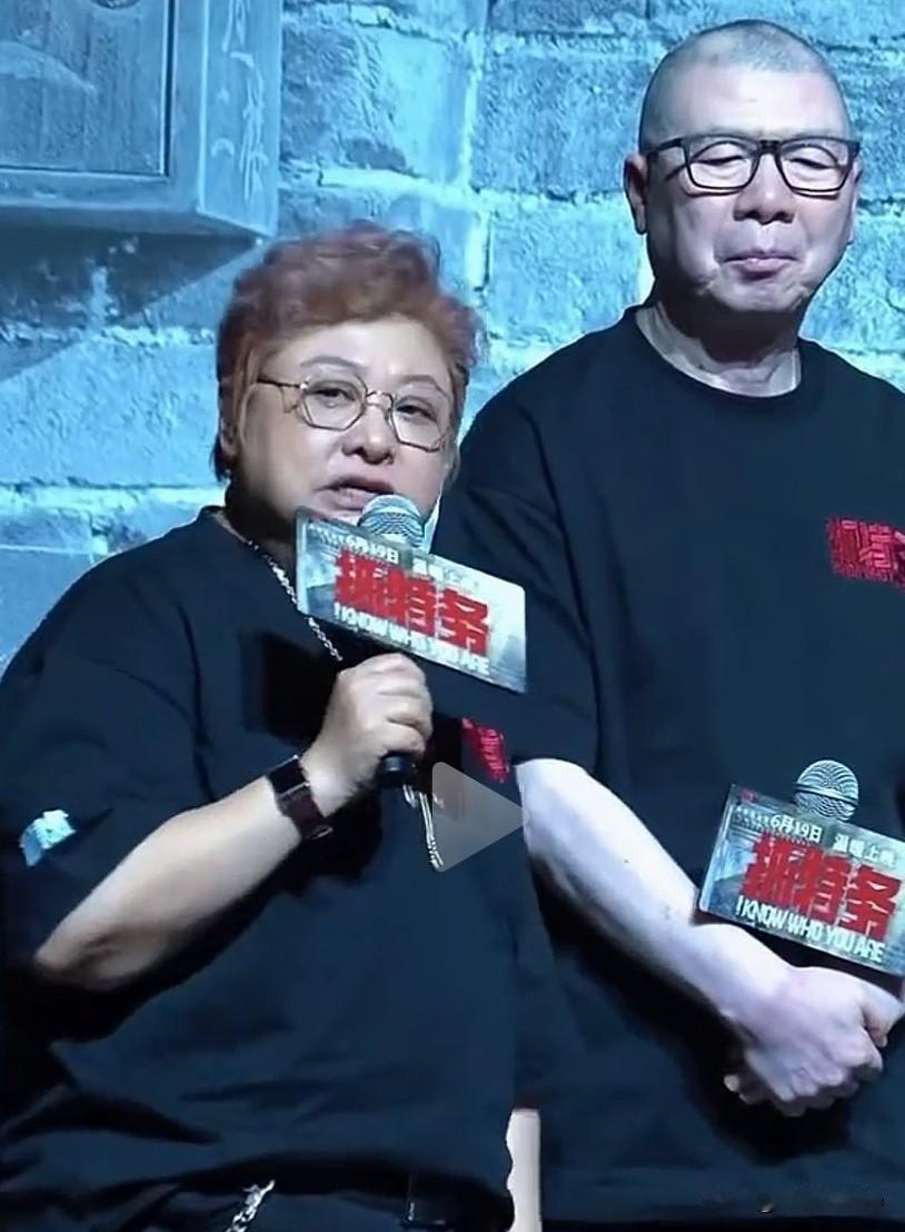 韩红应该学学王菲，不管参加什么活动，王菲都惜字如金，从来不多说话。

别以为自己