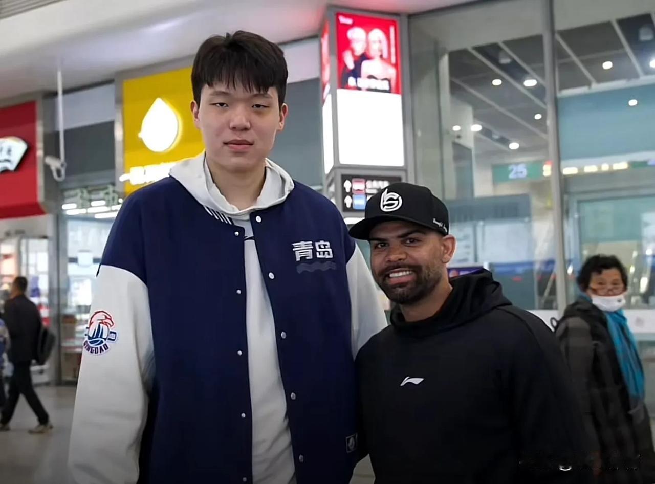 3月15日，李宁公司为签约球员杨瀚森聘请的NBA训练师Tim Martin离开中
