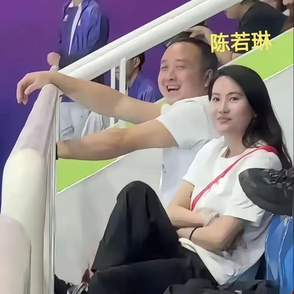 我发现美女教练陈若琳战队的队员，
不是颜值高，就是技术过硬，
再就是像全红婵这样