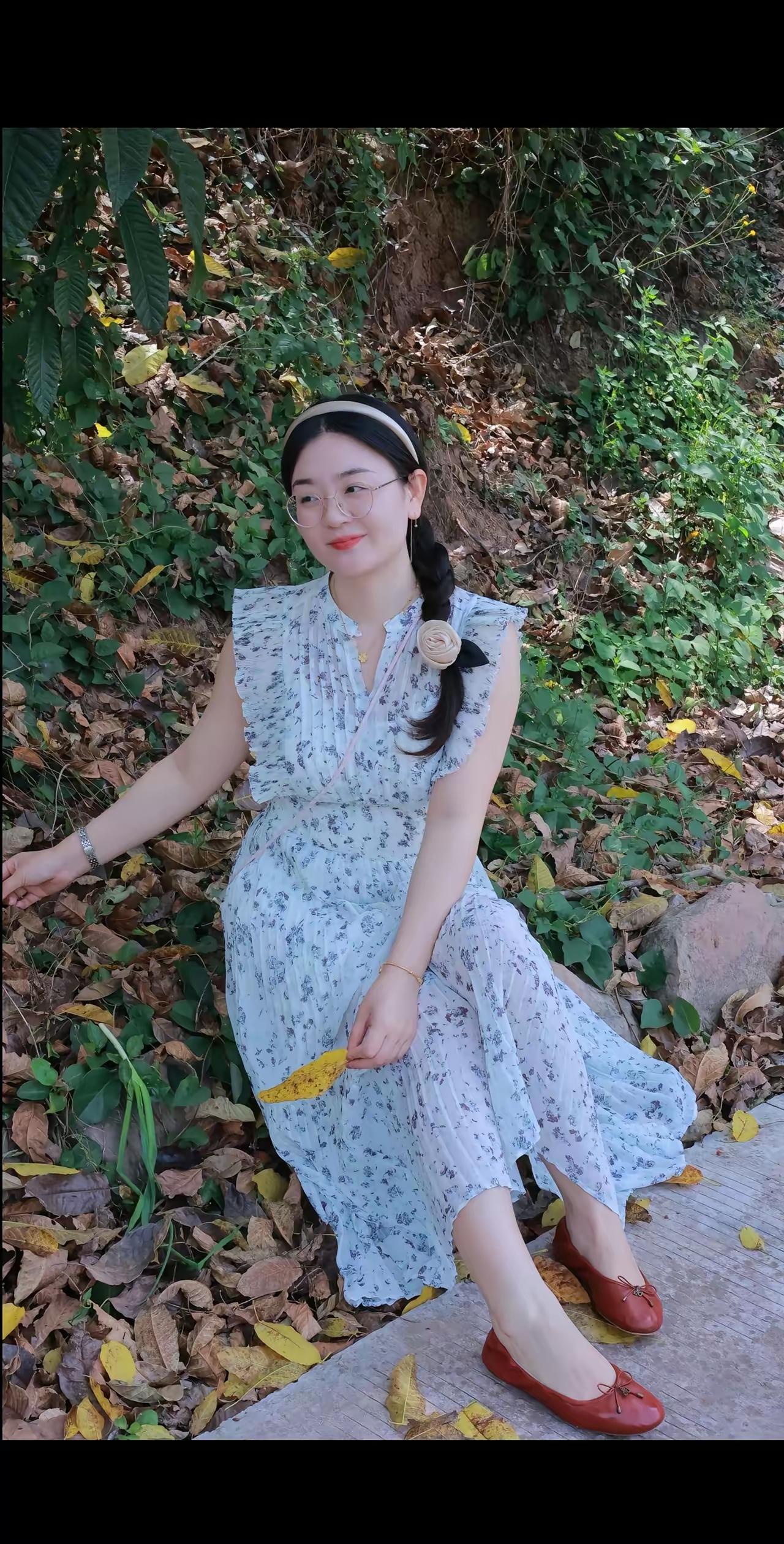小碎花连衣裙